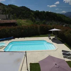 Couette-café Et La Dorgisane, Venterol (Alpes-de-Haute-Provence)